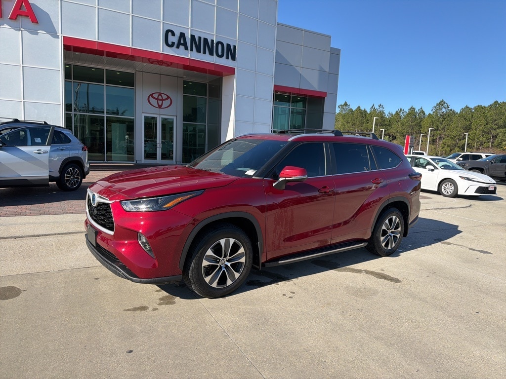 2024 Toyota Highlander Hybrid SUV 