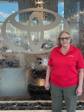 Staff member Debbie Carey from ID_634599eaf9ff
