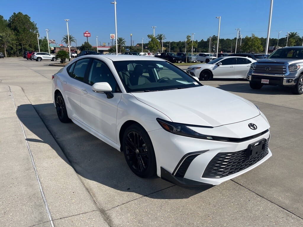 2025 Toyota Camry photo 4