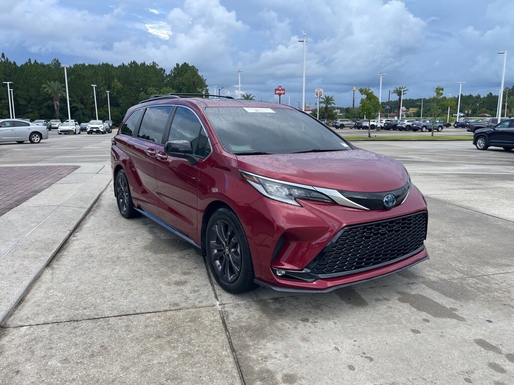 2022 Toyota Sienna XSE photo 4