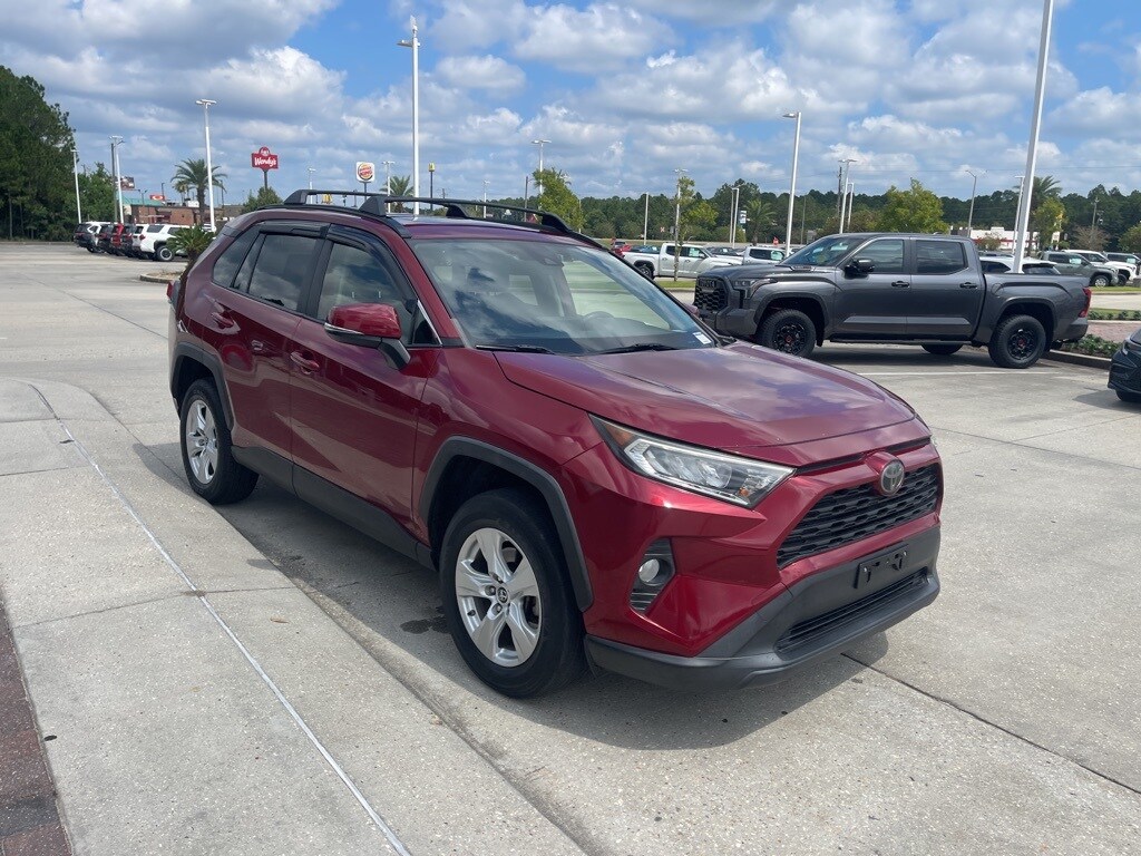 2019 Toyota RAV4 XLE photo 3