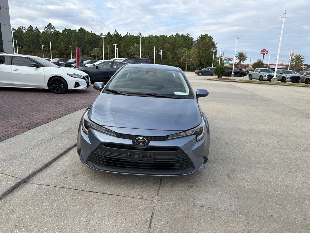 2024 Toyota Corolla LE photo 3