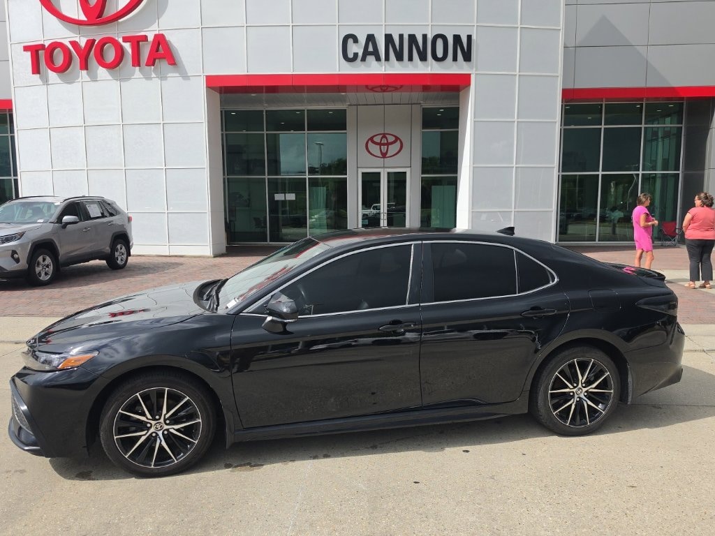 Used 2024 Toyota Camry SE Sedan