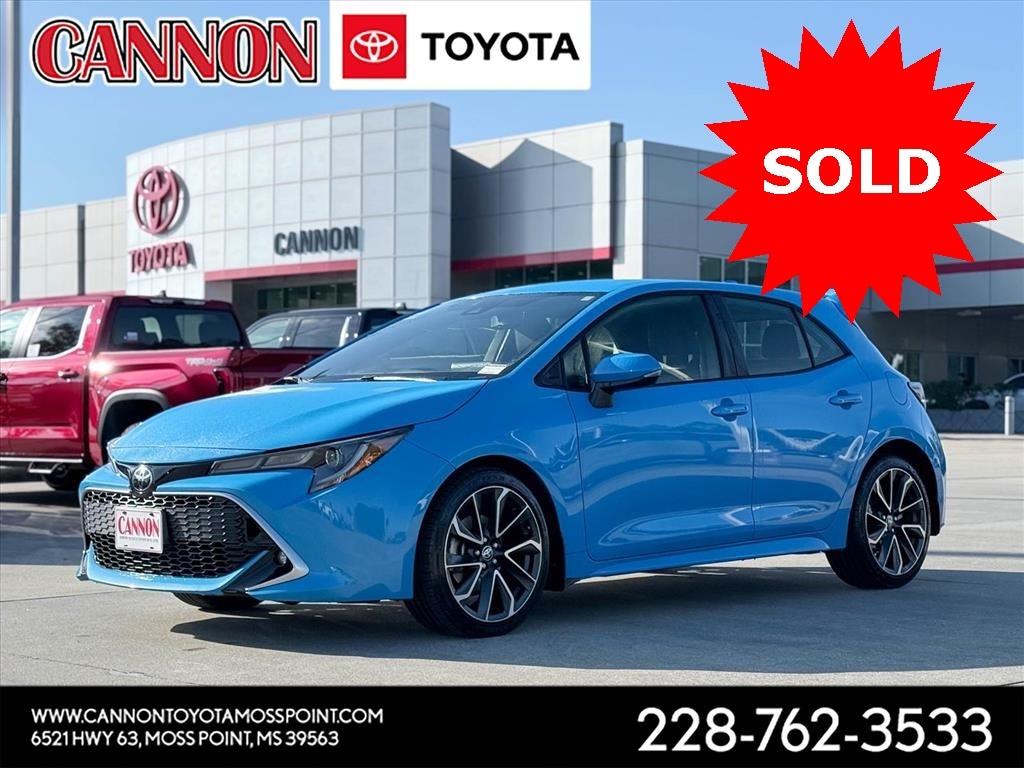 2022 Toyota Corolla Hatchback XSE's photo