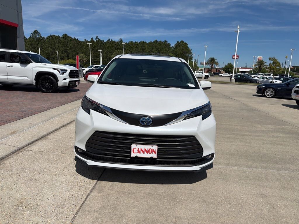 Used 2025 Toyota Sienna