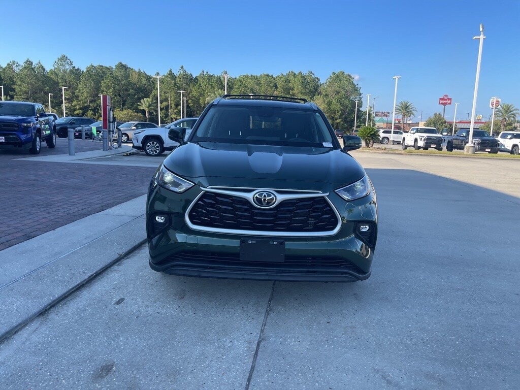 2023 Toyota Highlander XLE photo 3