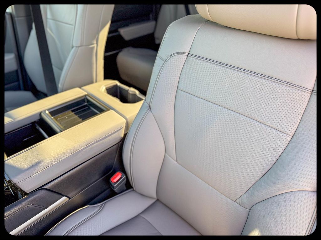 2026 Toyota Tundra Limited - Photo 16