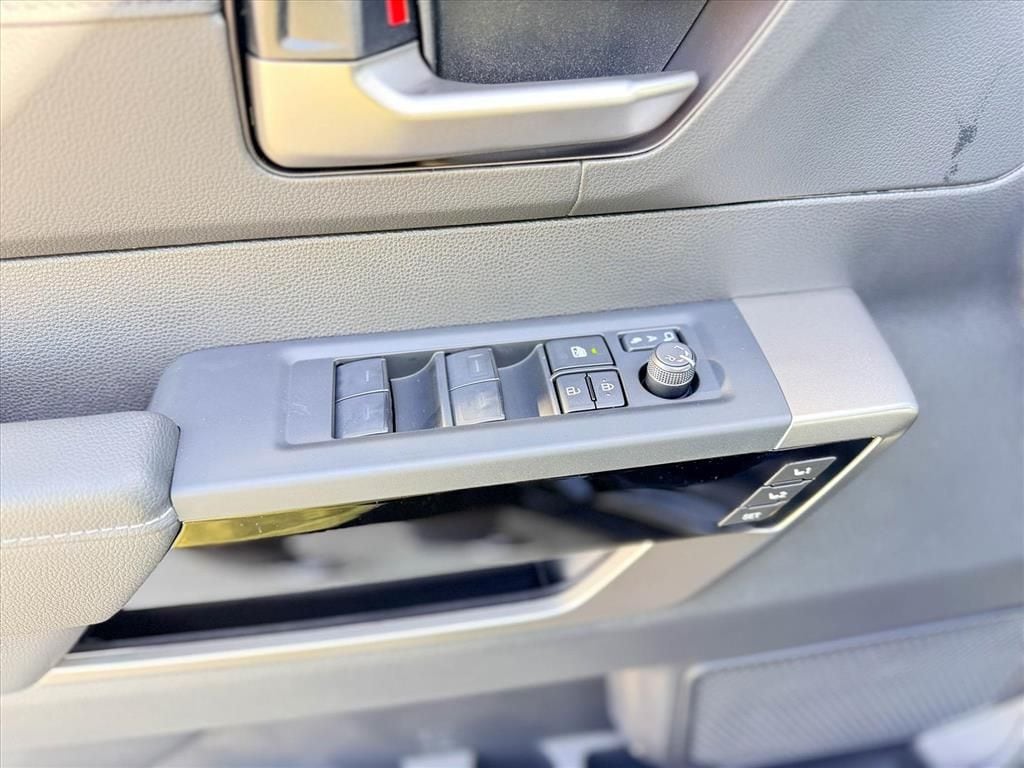 2026 Toyota Tundra Limited - Photo 18