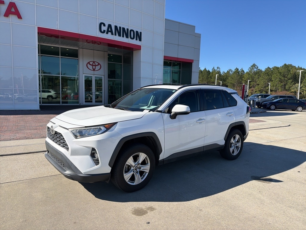 2019 Toyota RAV4 XLE's photo