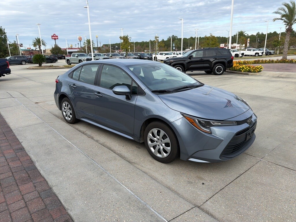 2024 Toyota Corolla LE photo 4
