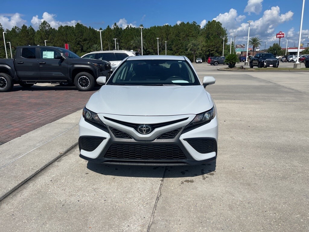 2023 Toyota Camry SE photo 3