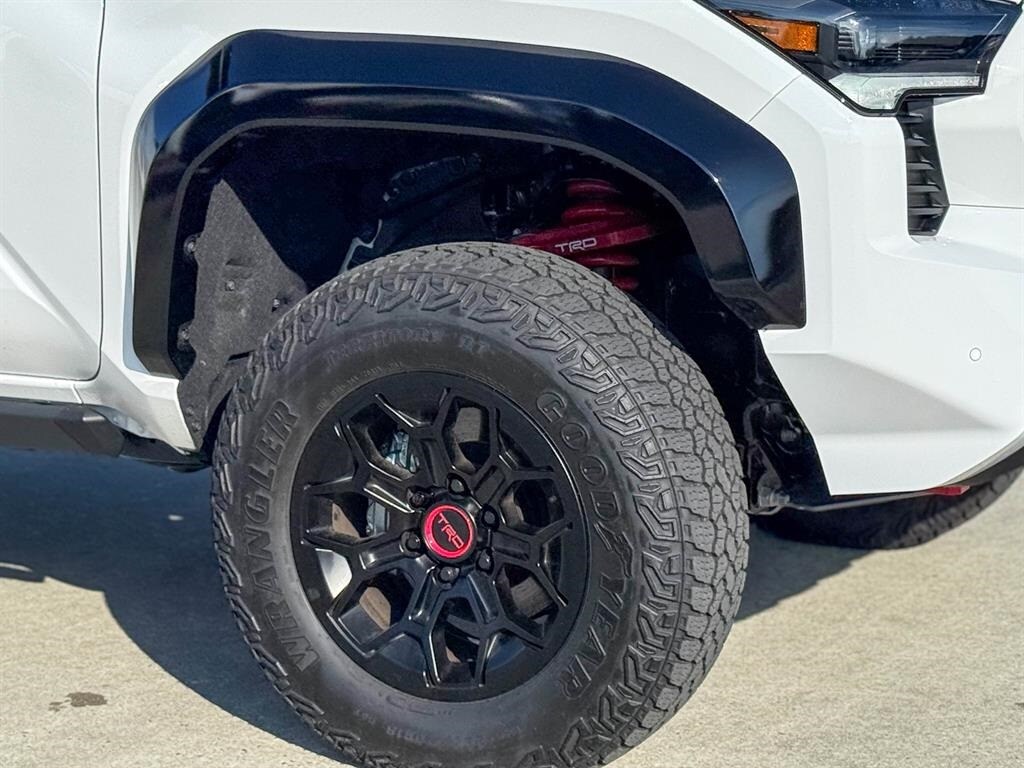 2025 Toyota Tacoma photo 4