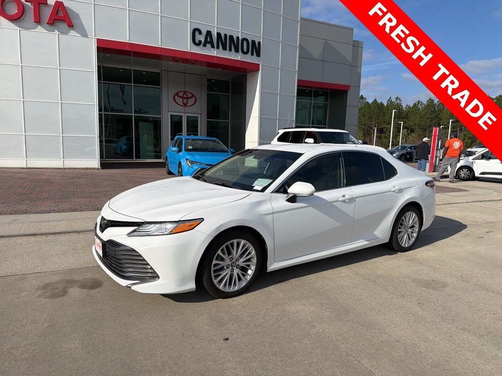 2019 Toyota Camry XLE's photo