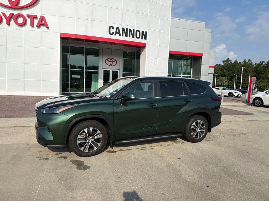 Used 2024 Toyota Highlander XLE SUV