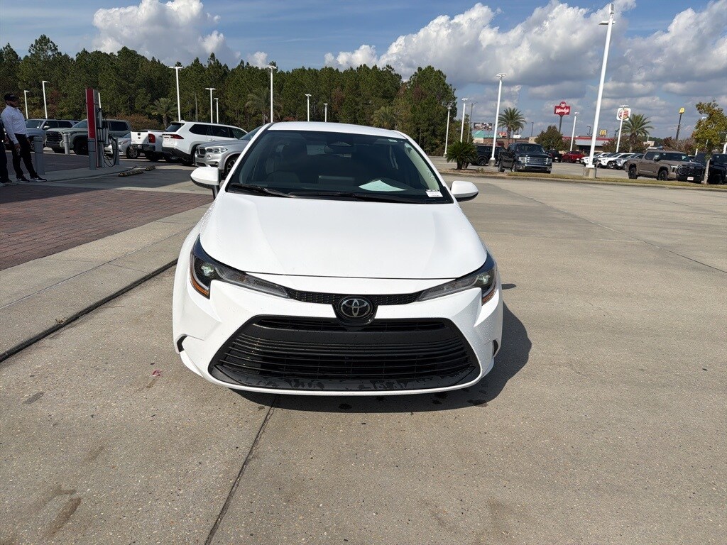 2024 Toyota Corolla LE photo 2