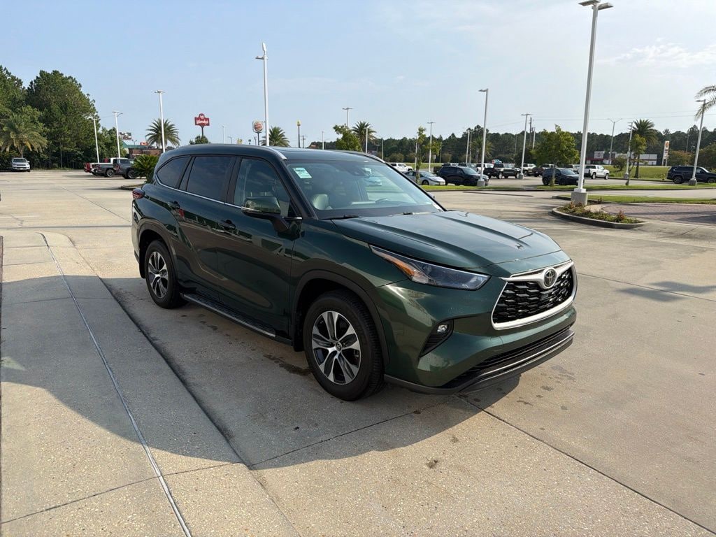 Used 2024 Toyota Highlander XLE SUV
