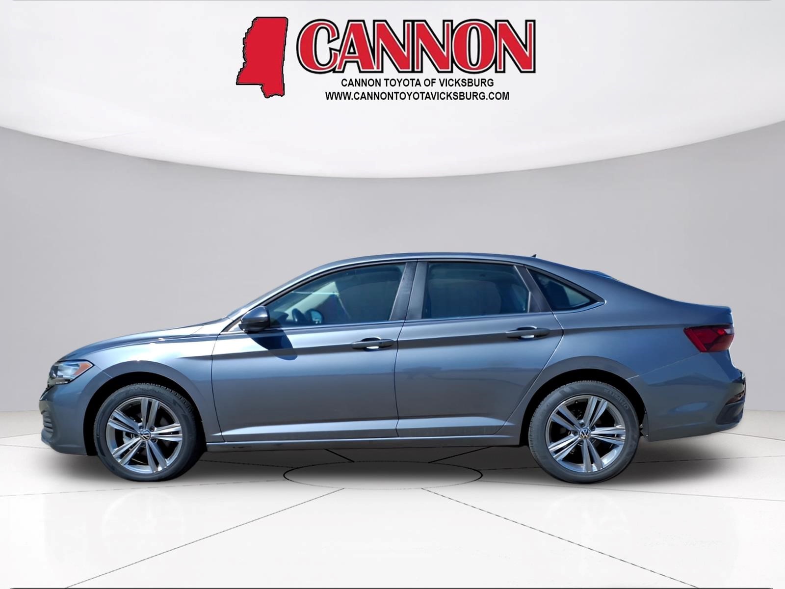 Used 2024 Volkswagen Jetta SE SE Auto