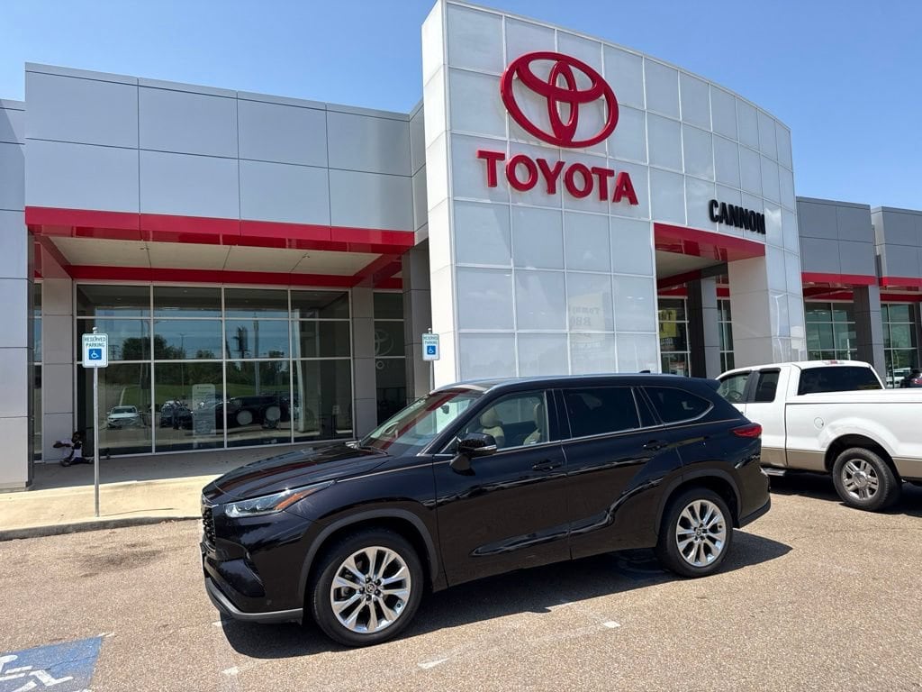 Used 2020 Toyota Highlander Limited Limited FWD