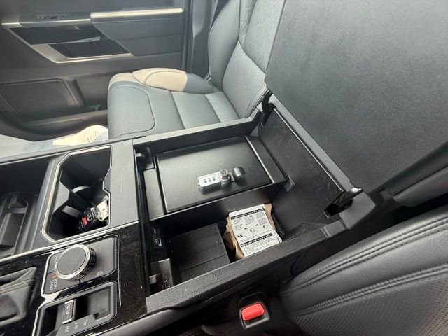 2023 Toyota Tundra Limited - Photo 25