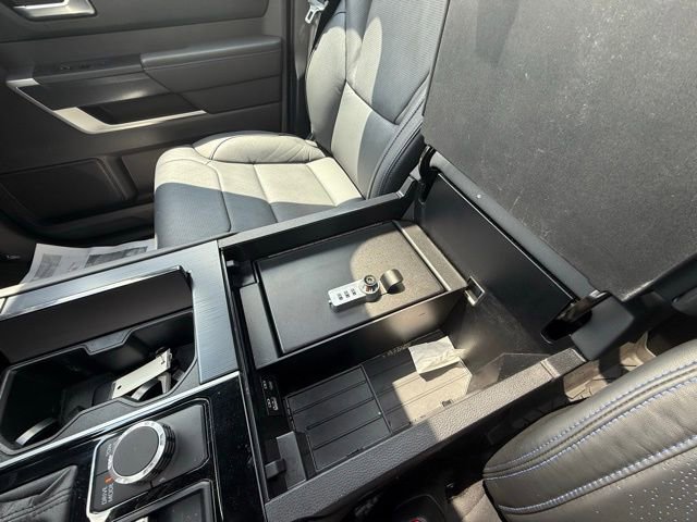 2025 Toyota Tundra Platinum - Photo 30