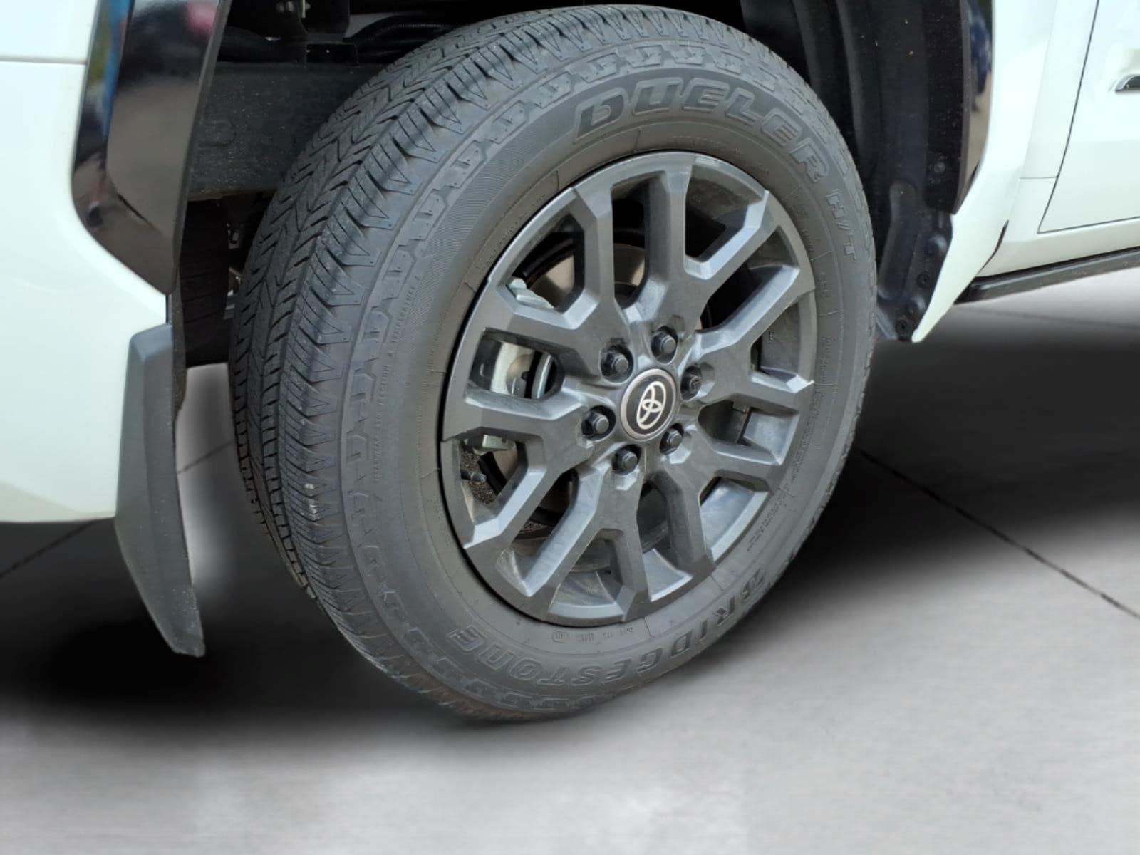 2025 Toyota Tundra Platinum - Photo 25
