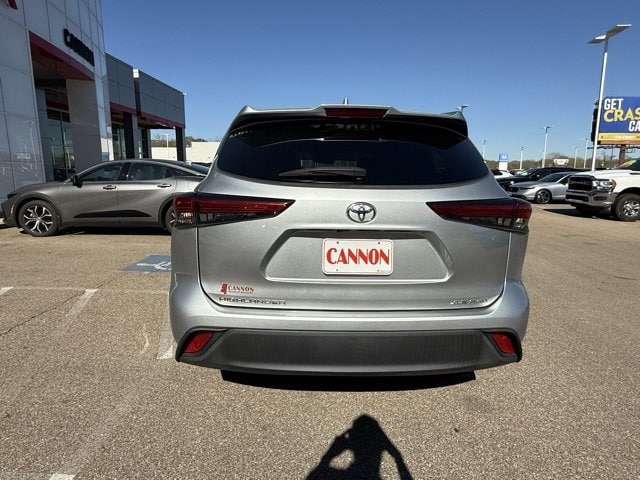 Used 2021 Toyota Highlander XLE with VIN 5TDGZRBH0MS525087 for sale in Vicksburg, MS