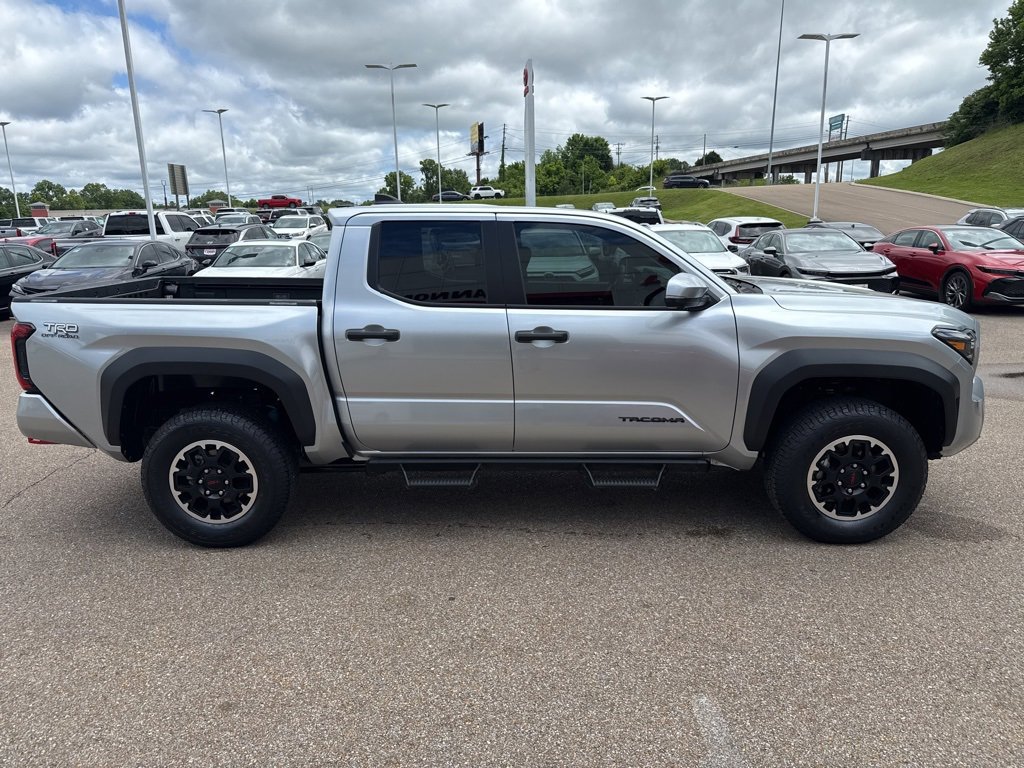 2025 Toyota Tacoma TRD Off-Road photo 4