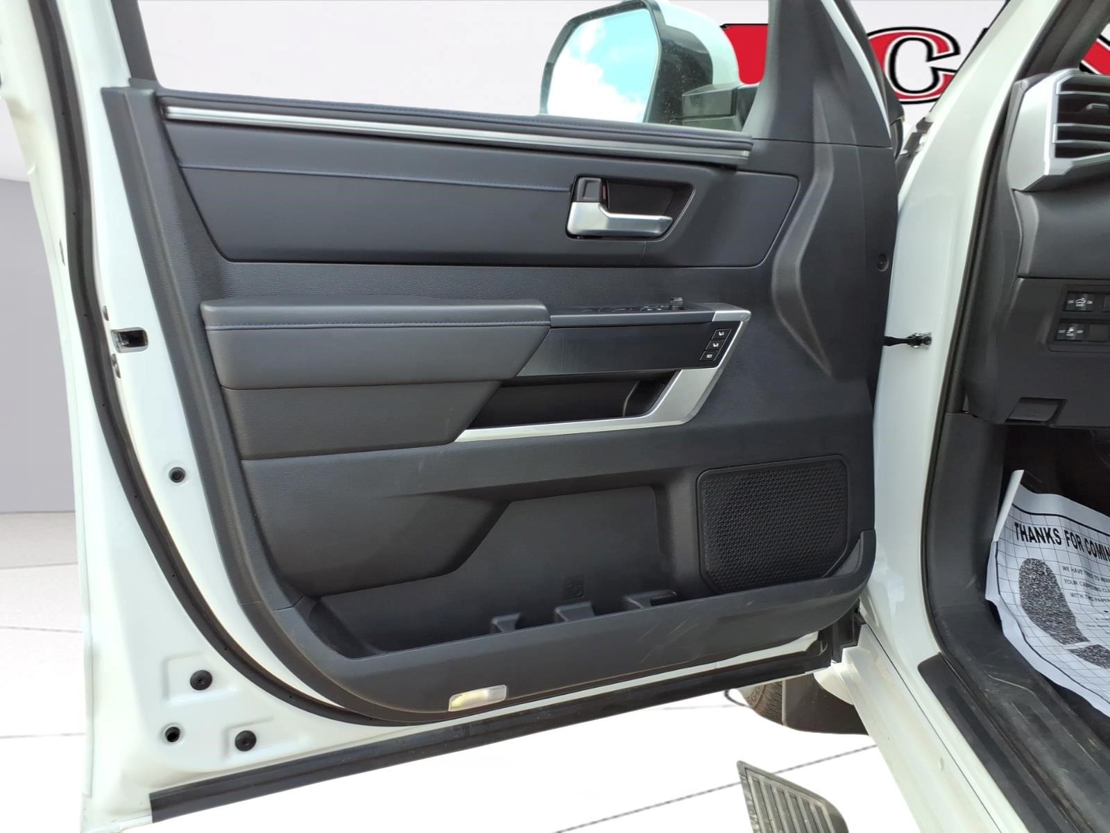 2025 Toyota Tundra Platinum - Photo 15