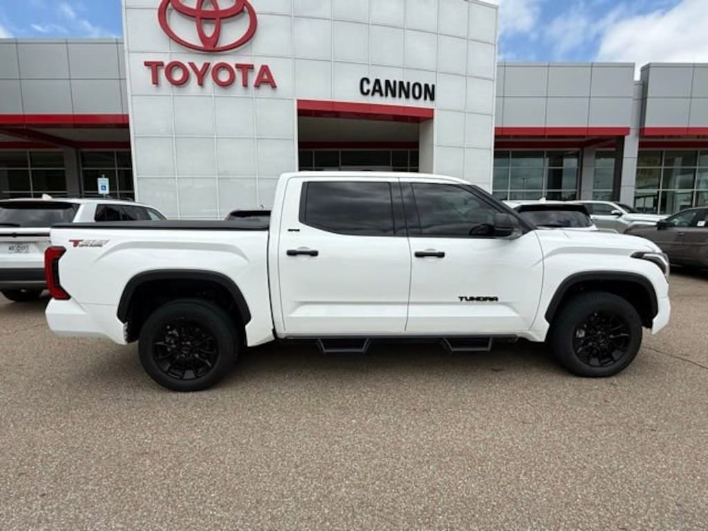 Used 2023 Toyota Tundra 4WD SR5 SR5 CrewMax 5.5 Bed