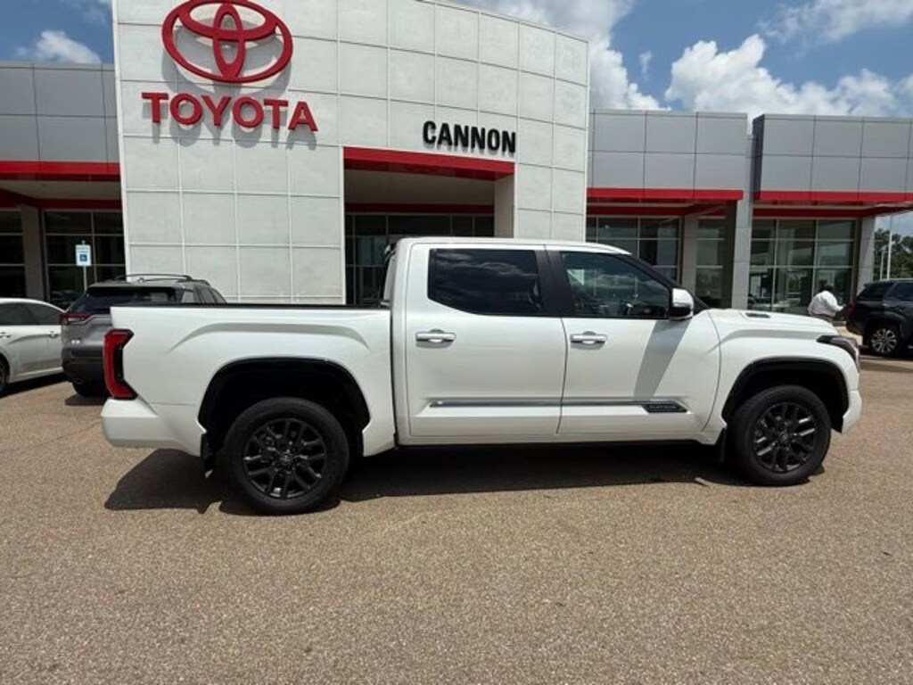 Used 2025 Toyota Tundra 4WD Platinum Hybrid Platinum Hybrid CrewMax 5.5 Bed