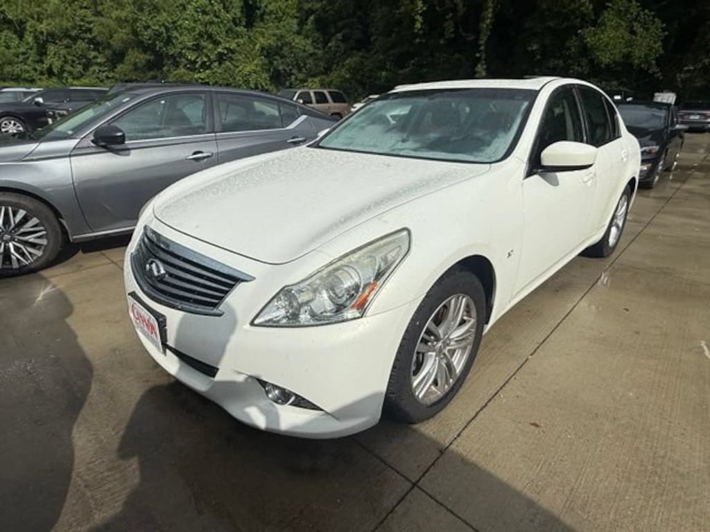 Used 2015 INFINITI Q40 Sedan