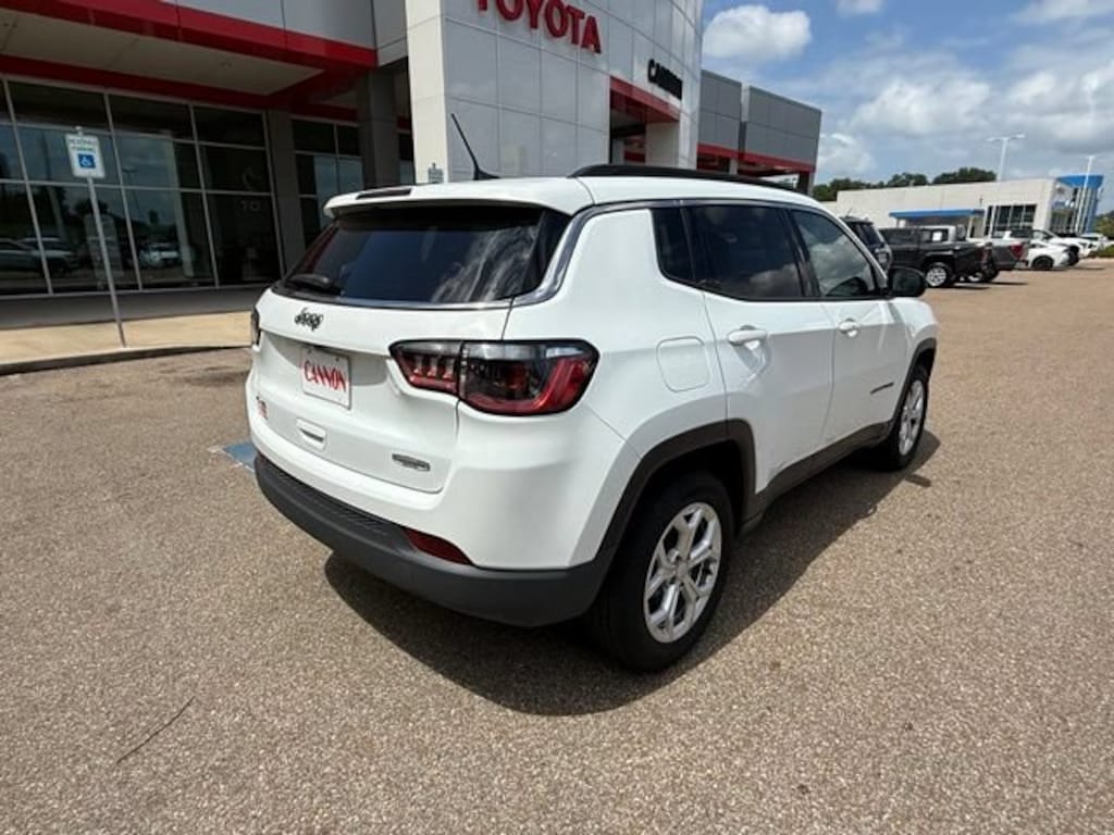Used 2024 Jeep Compass Latitude Latitude 4x4