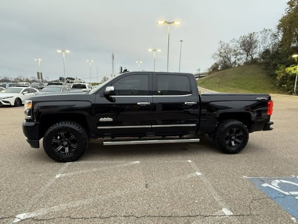 Used 2016 Chevrolet Silverado 1500 High Country 4WD Crew Cab 143.5 High Country