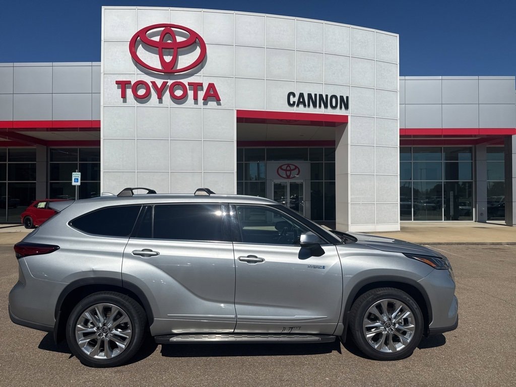 2021 Toyota Highlander Hybrid Limited FWD 