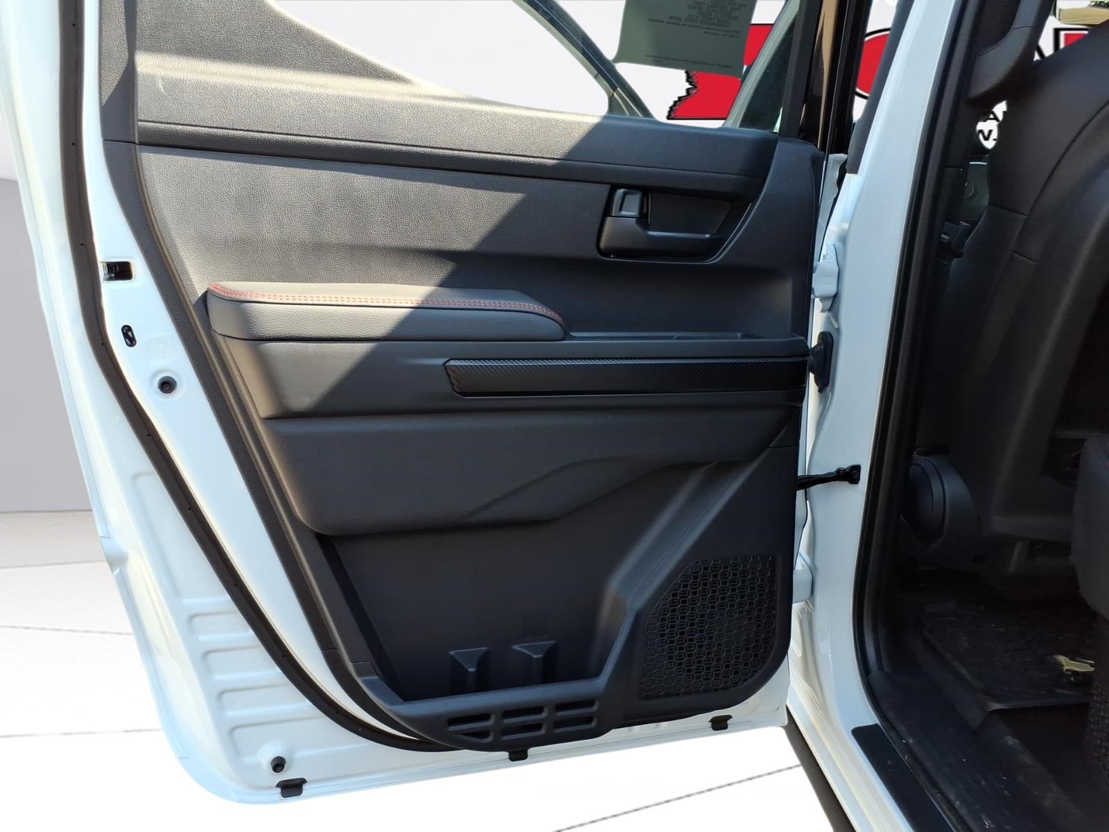 2025 Toyota Tacoma TRD Pro - Photo 9