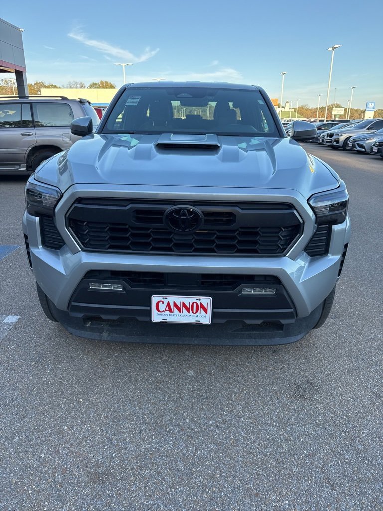 2024 Toyota Tacoma TRD Sport photo 2