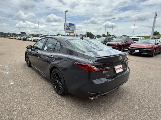 2025 Toyota Camry SE photo 3