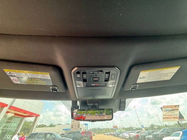 2025 Toyota Tundra Platinum - Photo 27