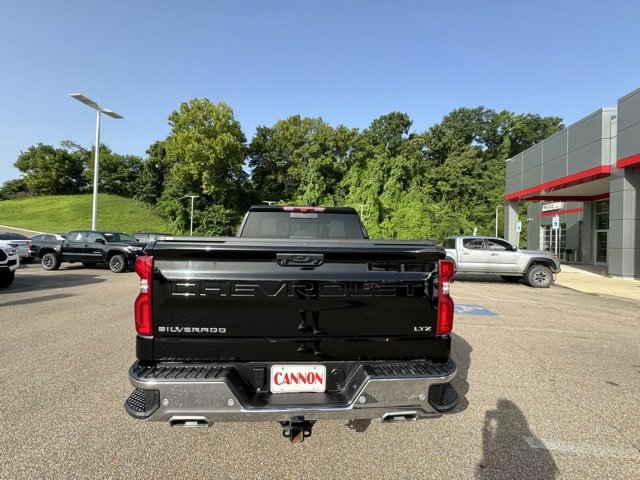 2023 Chevrolet Silverado 1500 LTZ photo 4