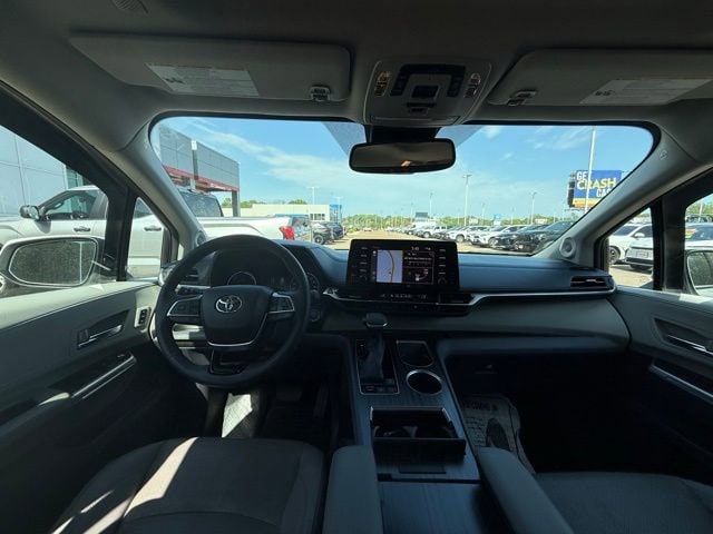 2022 Toyota Sienna Limited - Photo 32