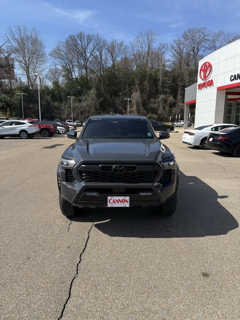 Used 2024 Toyota Tacoma TRD Off Road with VIN 3TMLB5JN0RM016675 for sale in Vicksburg, MS