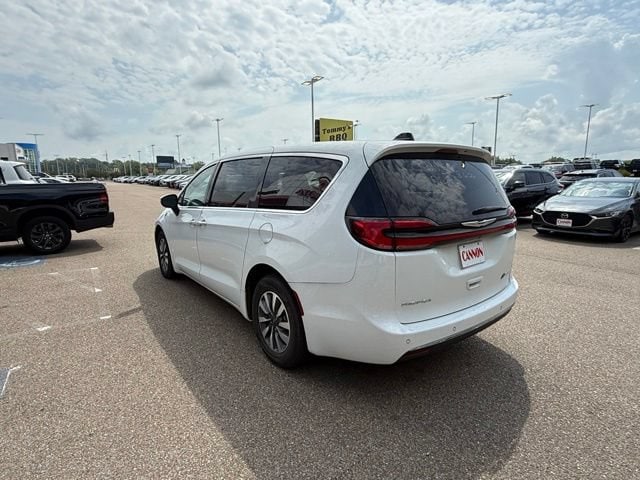2023 Chrysler Pacifica Hybrid Touring L - Photo 3
