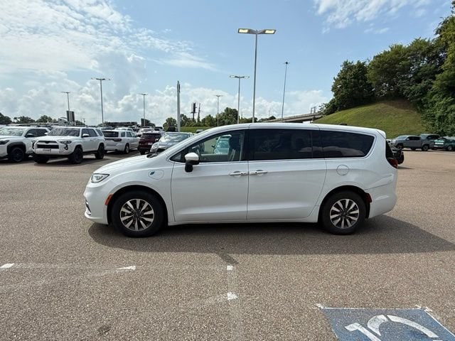 2023 Chrysler Pacifica Hybrid Touring L - Photo 4