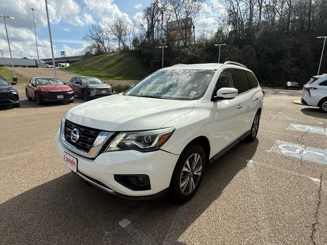 2018 Nissan Pathfinder SV