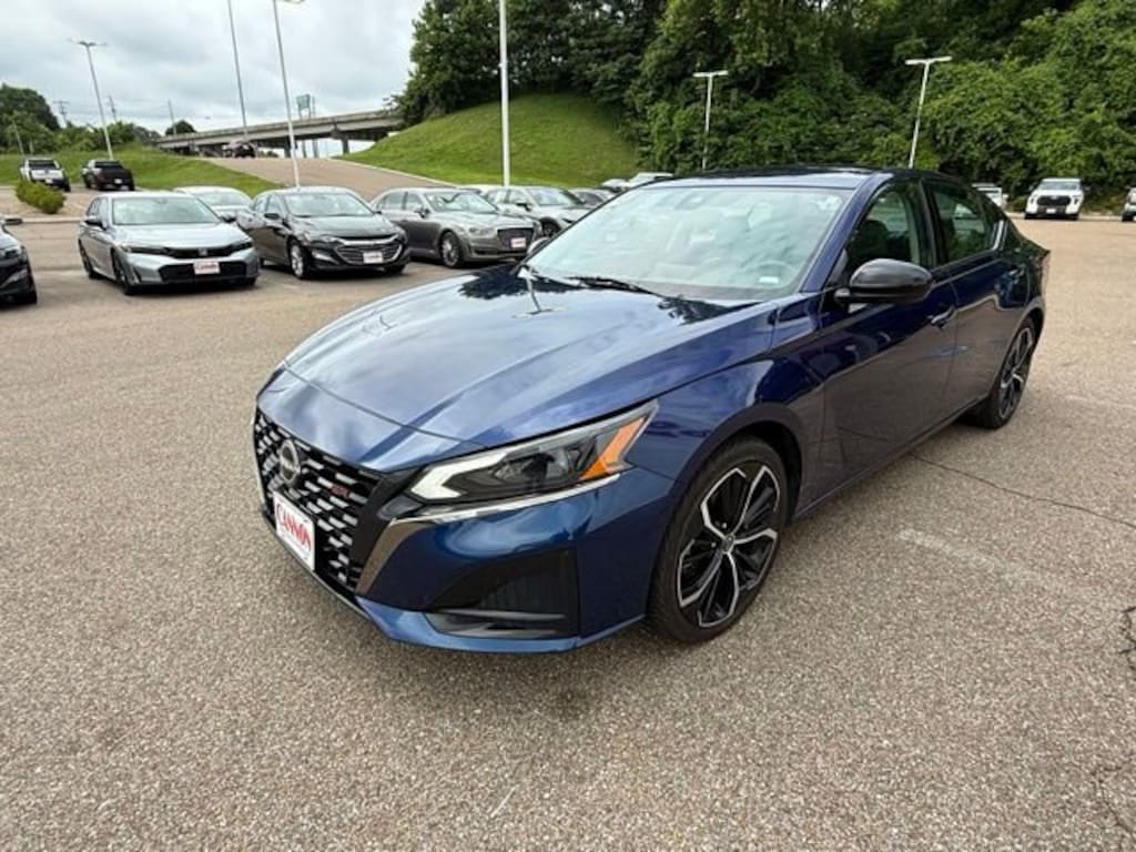 Used 2024 Nissan Altima 2.5 SR Sedan