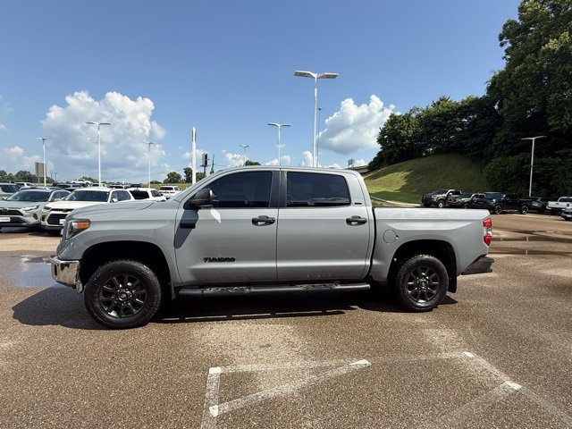 2021 Toyota Tundra SR5 CrewMax photo 2