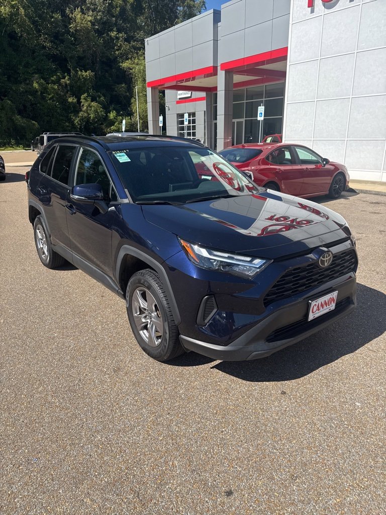 2023 Toyota RAV4 XLE photo 2