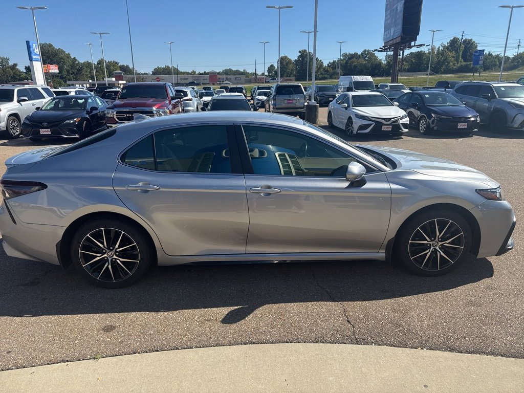 2024 Toyota Camry SE photo 3