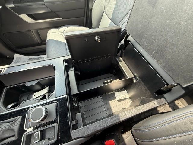 2025 Toyota Tundra Platinum - Photo 29