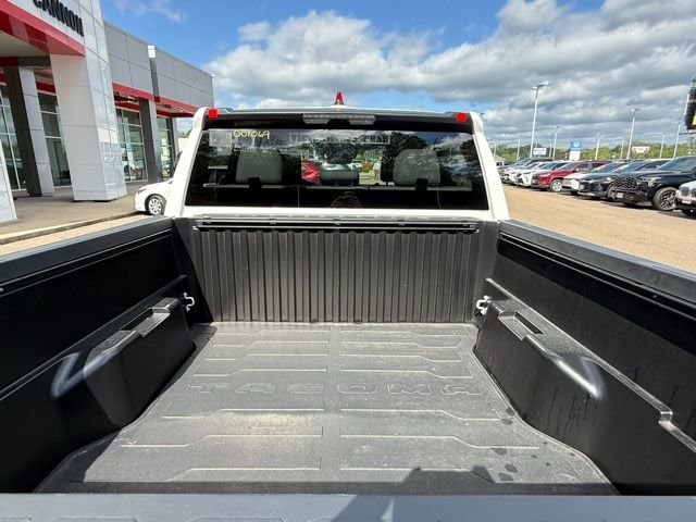 2024 Toyota Tacoma SR5 - Photo 10